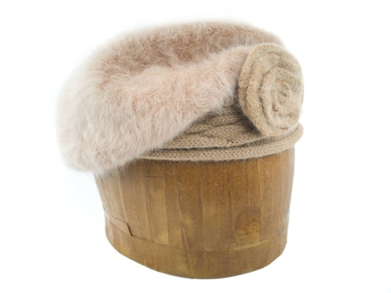 Vintage pink mohair beret, with flower detail. 19… - image 2