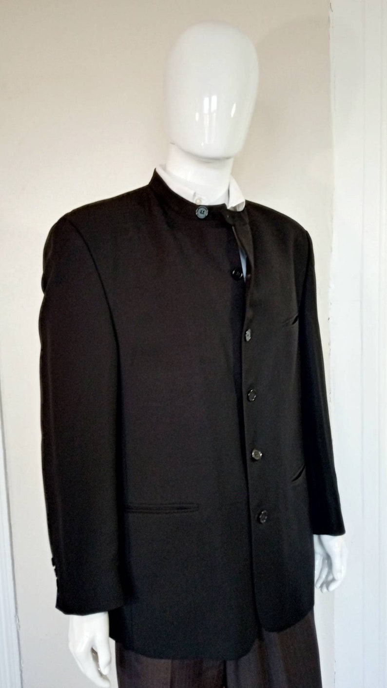 in jet black virgin wool Men/'s sport coat round neck and mandarin collar size 42R. Pierre Cardin blazer Vintage 1980s