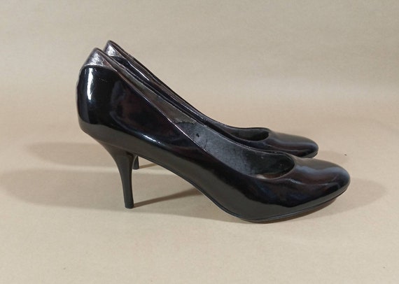 Black Faux Patent Leather Pumps by Sam Edelman. Vintage 90s Black