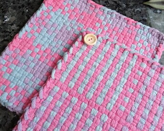 Potholder Loom Handmade Set , 8 1/4" Retro Cotton Hot Pad Pot Holders, Vintage Kitchen, Gift for Cook