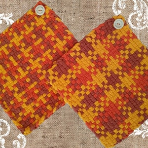 Pot Holder Loom Hand Made Set , 8 1/4&quot; Retro Cotton Hot Pad Pot Holders, Vintage Kitchen, Gift for Cook