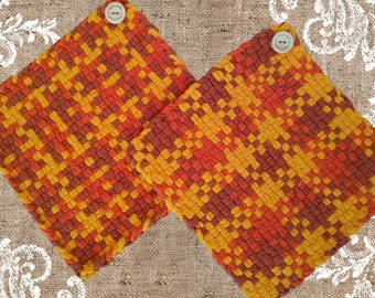Pot Holder Loom Hand Made Set , 8 1/4" Retro Cotton Hot Pad Pot Holders, Vintage Kitchen, Gift for Cook