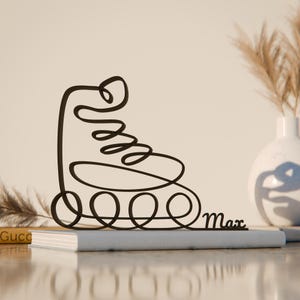 Roller Skater, Customized Line Art Figure, 3D Printed Gift, Unique Sports Gift Idea, Custom Line Art Sculpture, Minimalist Home Decor