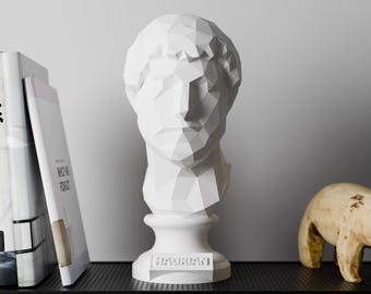 Busto de Adriano de baja poli / Escultura de emperador romano impresa en 3D / Decoración clásica moderna y regalo de coleccionista