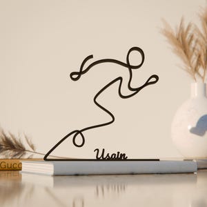 Runner, Customized Line Art Figure, 3D Printed Gift, Unique Sports Gift Idea, Custom Line Art Sculpture, Minimalist Home Decor
