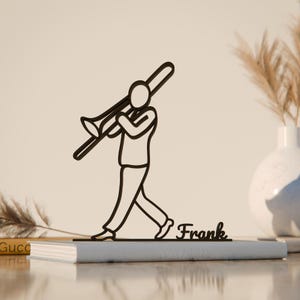 Figura personalizada de trombonista - Escultura minimalista de músico
