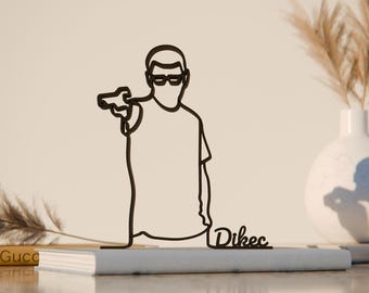 Personalisierte Yusuf Dikec The Shooter Figur - Minimalistische Linie Kunstskulptur