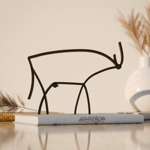 Picasso&#39;s Bull, Line Art Figure, 3D Printed Gift, Unique Picasso Animal Gift Idea, Custom Line Art Sculpture, Minimalist Home Decor