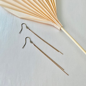 Tiny snake chain tassel earrings
