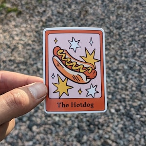 Tarotkaartsticker - 'The Hotdog' - grappige spirituele sticker voor Kindles, tijdschriften en meer
