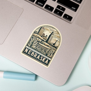 Adhesivo de viaje de Nebraska // Adhesivo de estado de EE. UU. para maleta, computadora portátil, automóvil o botella de agua, etiqueta de equipaje, regalo de viaje