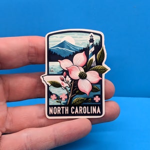 North Carolina Reiseaufkleber // PNG Reiseaufkleber für Koffer, Laptop, Auto oder Wasserflasche, Gepäckanhänger, Reisegeschenk