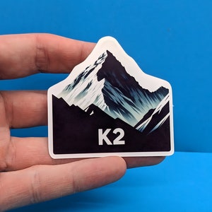 Pegatina de viaje a la cima de la montaña K2 // Calcomanía para maleta, computadora portátil, automóvil o botella de agua, etiqueta de equipaje, regalo de viaje