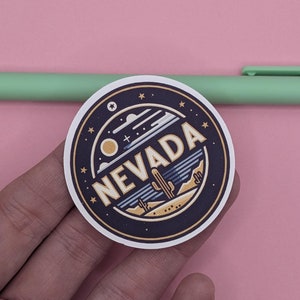 de voyage de l'état du Nevada de Zazzle.be Liste d'envies Vous avez des idées ? Décalcomanie en vinyle au design minimaliste | Parfait pour les ordinateurs portables, les bouteilles d'eau, les bagages et les carnets de voyage