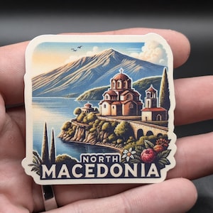 Pegatina de viaje de Macedonia del Norte // Calcomanía de destino de los Balcanes para maleta, computadora portátil, automóvil o botella de agua, etiqueta de equipaje, regalo de viaje
