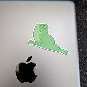 Sticker grenouille yoga zen | Sticker yoga vinyle, Sticker ordinateur portable, Sticker Kindle, Sticker zen