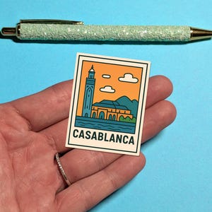 Pegatina de viaje de Casablanca, Marruecos - Serie Retro - Pegatina para maleta, portátil - Regalo de viaje