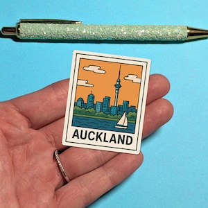 Adesivo de viagem Auckland Nova Zelândia - Série Retro - adesivo para mala, laptops - Presente de viagem