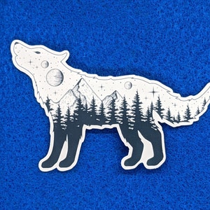 Embrace the Wild: Majestic Wolf Sticker | natuurliefhebber, natuurkunst, buitenscène