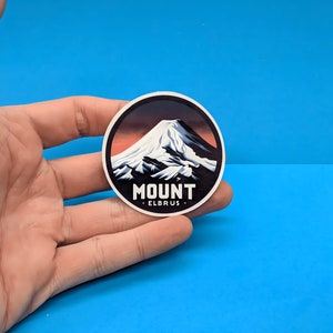Pegatina de viaje a la cima del monte Elbrus // Calcomanía para maleta, computadora portátil, automóvil o botella de agua, etiqueta de equipaje, regalo de viaje