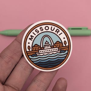 Missouri Reiseaufkleber #002 | Minimalistisches Design-Vinyl-Aufkleber | Perfekt für Laptops, Wasserflaschen, Gepäck und Reisetagebücher