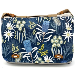 Cartable Jules - Fleurs indigènes d'Australie, flore, art, tissu, Jocelyn Proust, Banksia, Australie, sac messager, bandoulière