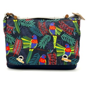 Jules Satchel - Australien, Commerce équitable, Oiseaux, Flore, Art, Tissu, Jocelyn Proust, Rosella, Sac messager, Bandoulière, Flore