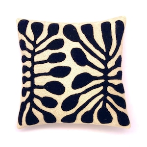 Cushion Cover, 40 cm, Aboriginal Art, Design, Chainstitch, Wool, Australia, Fair Trade, Mitjili Napurrurla, Ikuntji Artists, Living room