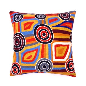 Cushion, 40 cm, Aboriginal Art, wool, chains stitch, Mary Napangardi Brown, Warlukurlangu, Yuendumu, Australia Fair Trade, Living room, Home
