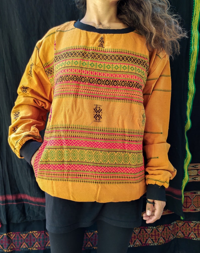 Sweat à Capuche Silver Point Rouge – Années 2000, Taille M, Style Tribal Patineur