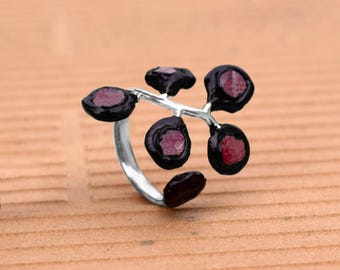 Roher Rubin Ring • Sterling Silber Einstellbarer Ring • Natürlicher Rubin Edelstein Schmuck • Handgemachter Rohstein Ring • Heilender Kristall Ring für Frauen