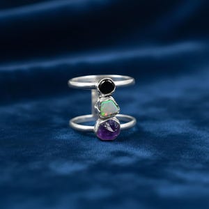 Roher Amethyst äthiopischer Opal schwarzer Onyx Ring | Dreifach Stein verstellbarer Ring | Versilbertes Messing | Boho Ring | Geschenk für Sie