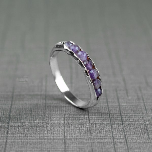 Mini bague élégante en améthyste violette, bague en pierres précieuses, bague tendance violette, bijoux en argent sterling 925, cadeau d'anniversaire, bague pour l'amour