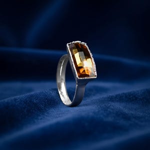 Bague en argent 925 avec citrine \ bague en argent sterling \ bague avec pierre de naissance \ bijoux en citrine \ bague avec pierres précieuses à facettes \ bijoux faits main