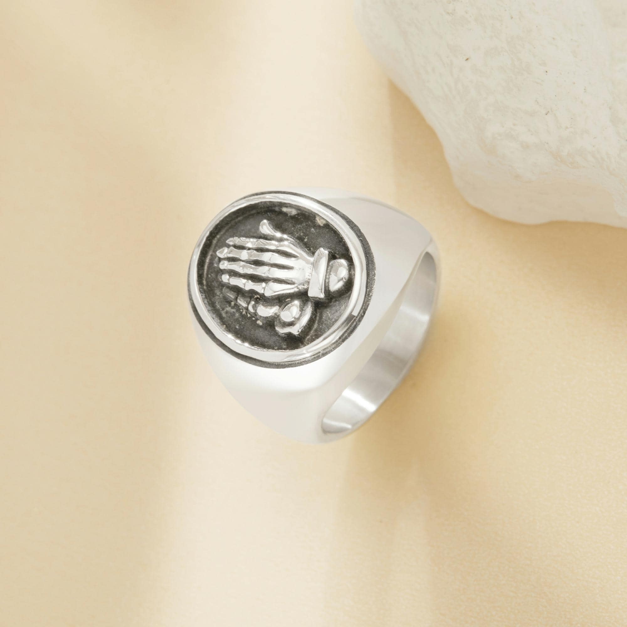 【Phingerin】Praying Hands シルバーリング　サイズ13号 Praying Hands Stainless Steel Ring,engraved Hand Signet Stainless