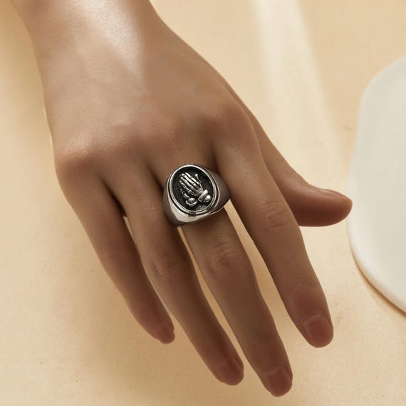 【Phingerin】Praying Hands シルバーリング　サイズ13号 Praying Hands Stainless Steel Ring,engraved Hand Signet Stainless