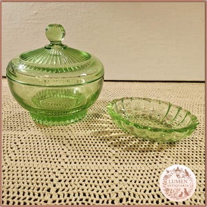 Vintage Green Glass Vanity Set: Art Deco Powder Jar & Trinket Dish