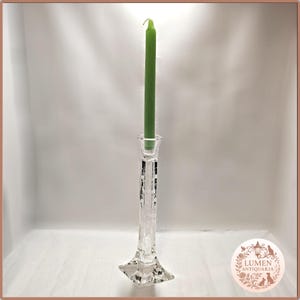 Candeliere alto in cristallo inciso: elegante elemento decorativo europeo immagine 1