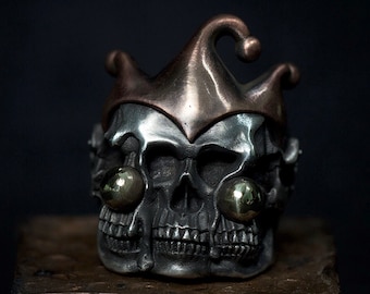 Anillo de calavera de payaso Joker Viking Poker Joker hecho a mano en plata Calavera vikinga Anillo de bufón Joker Rock Biker Calavera Joyería gótica Anillo de arte