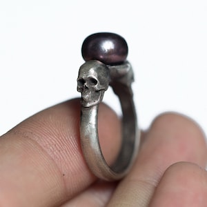 Pearl Skull Ring Engagement Ring Natural Black Pearl Ring Silver Pendant Ring Skull Artwork Silver Skull Gothic Ring Rock Biker Ring
