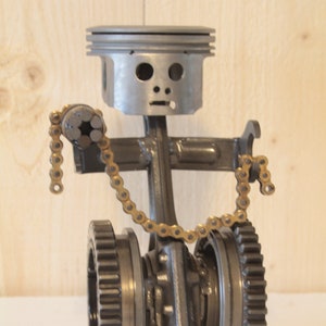 Metalart, Chatarra, Cráneo de pistón