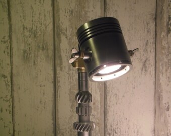 Piston lamp, Motoronderdelen lamp, Automobilia.
