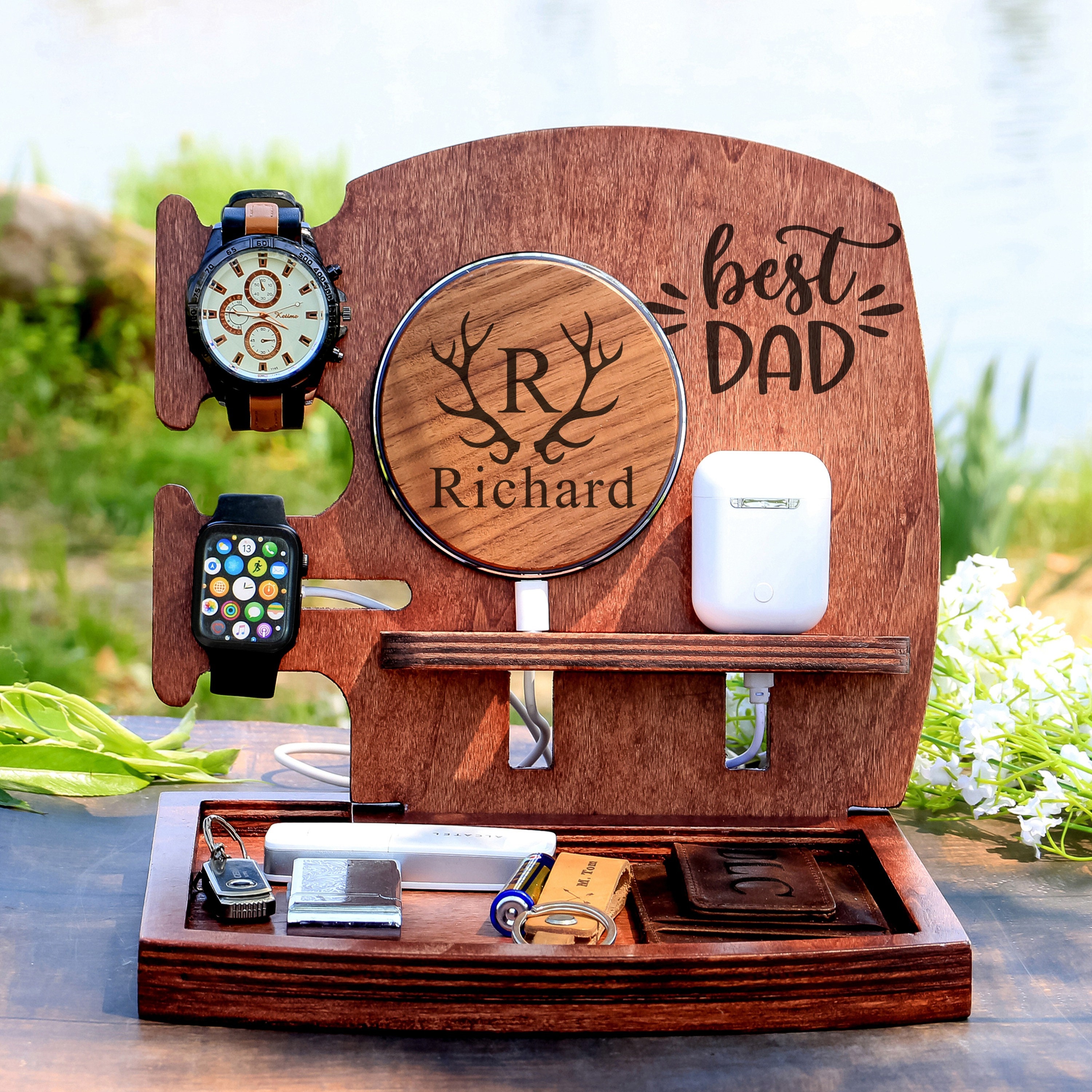 8 Thoughtful & Inexpensive Personalized Office & Desk Decor Gift Ideas that  are Perfect for Father's Day – The Current