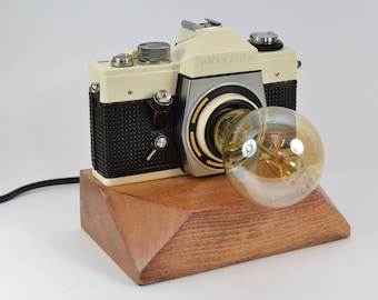 Praktica Camera Lamp: Retro Desk Light with Edison Bulb