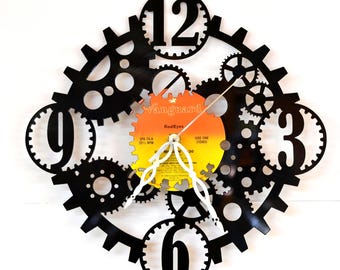 Upcycled Vinyl Record Wall Clock: Laser-Cut Retro Home Decor