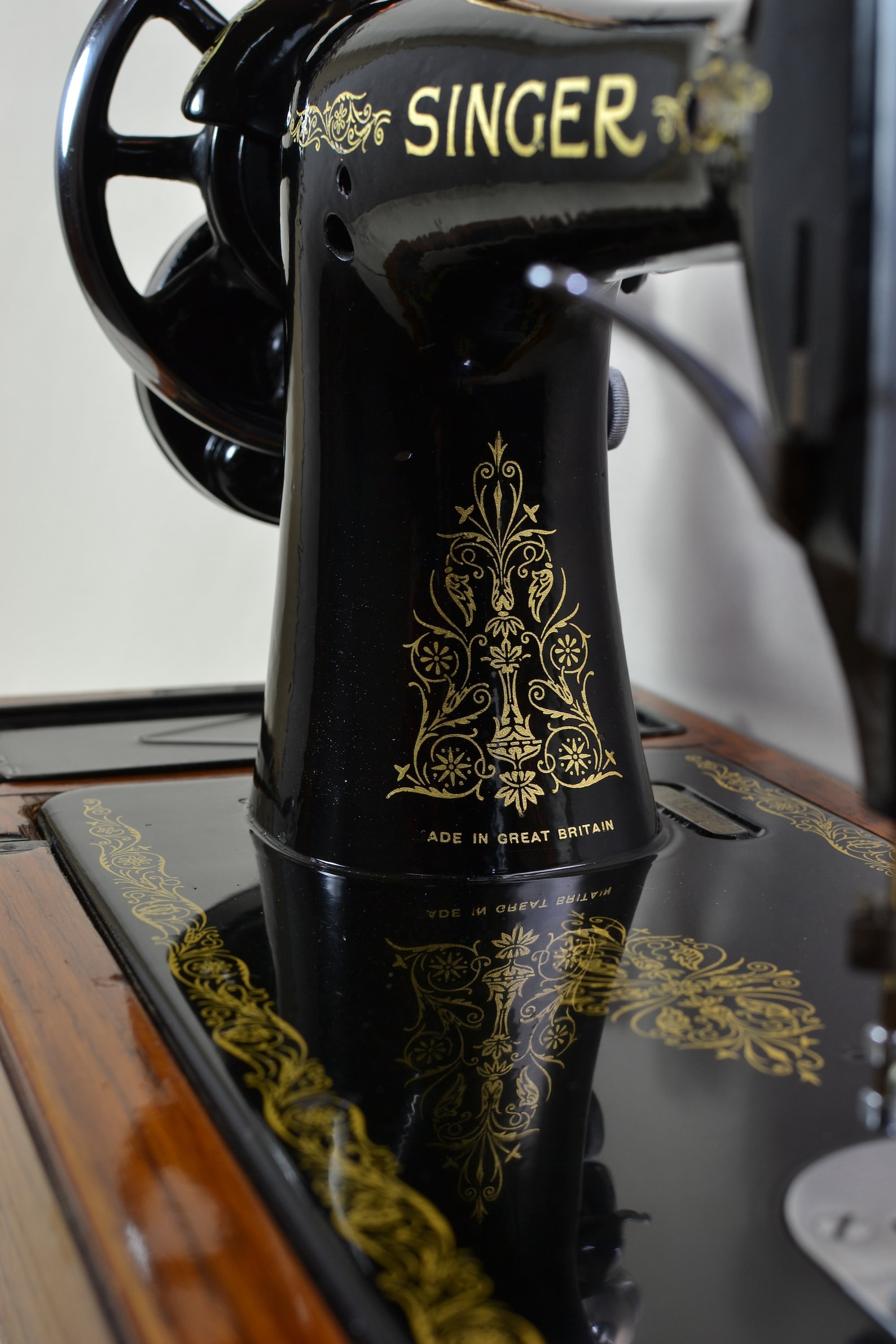 Vintage Singer Sewing Machine Lamp: Retro Industrial Desk Lighting - Etsy