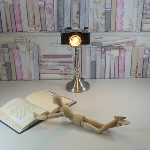 Vintage Fujica Kamera Lampe: Retro Art Deco Schreibtischleuchte