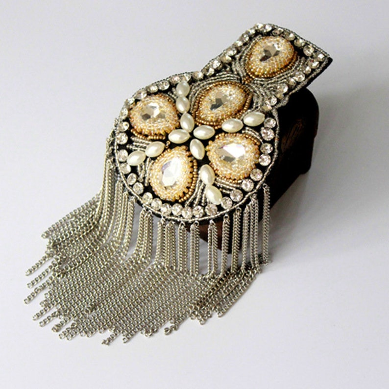 A pair Silver Rhinestone tassel Beaded epaulette for clothes Punk Wind Coat Suit DIY Fashion Tassel Badge Epaulets Shoulder Patches applique