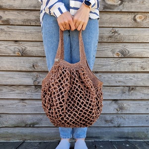 Handmade Raffia Beach Tote: Roomy Boho Shoulder Bag
