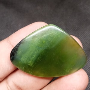 Pear Nephrite Jade Cabochon: Green Gemstone (41x30x03mm, 45 Carat)